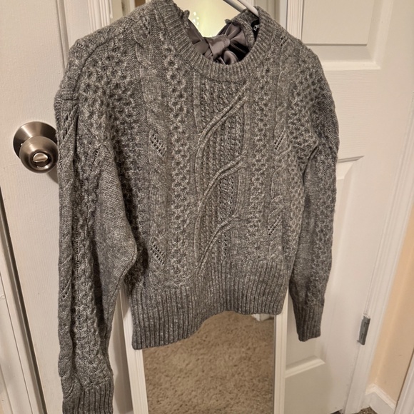 Express - Sweater (Size XS) with Elegant bow detail at the back - Picture 4 of 4